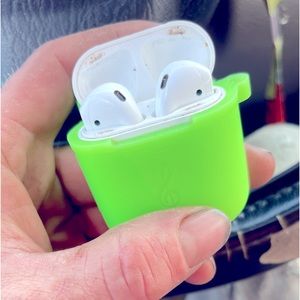 AirPods